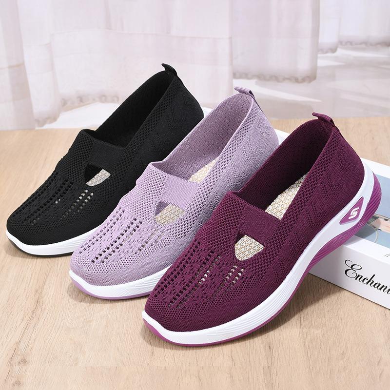 Old Beijing Cloth Shoes Women's Spring New Breathable Middle and Old Mother Shoes Large Size Women's Shoes E Generation Sticker