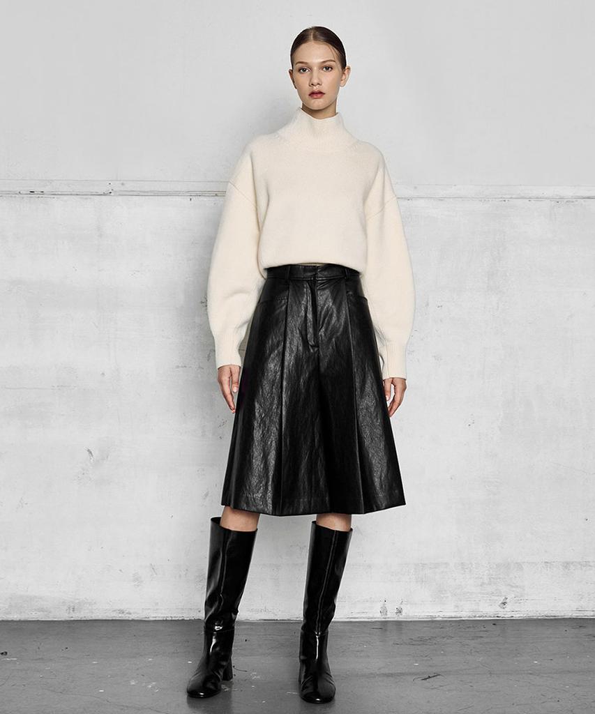 Laneonkyulleoseu Faux Leather Bermuda Pants_Black