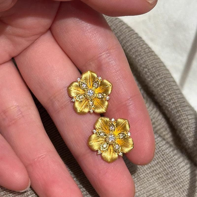 Retro brushed lily flower earrings for women new in fashion micro inlay diamonds luster earings stud wedding fine