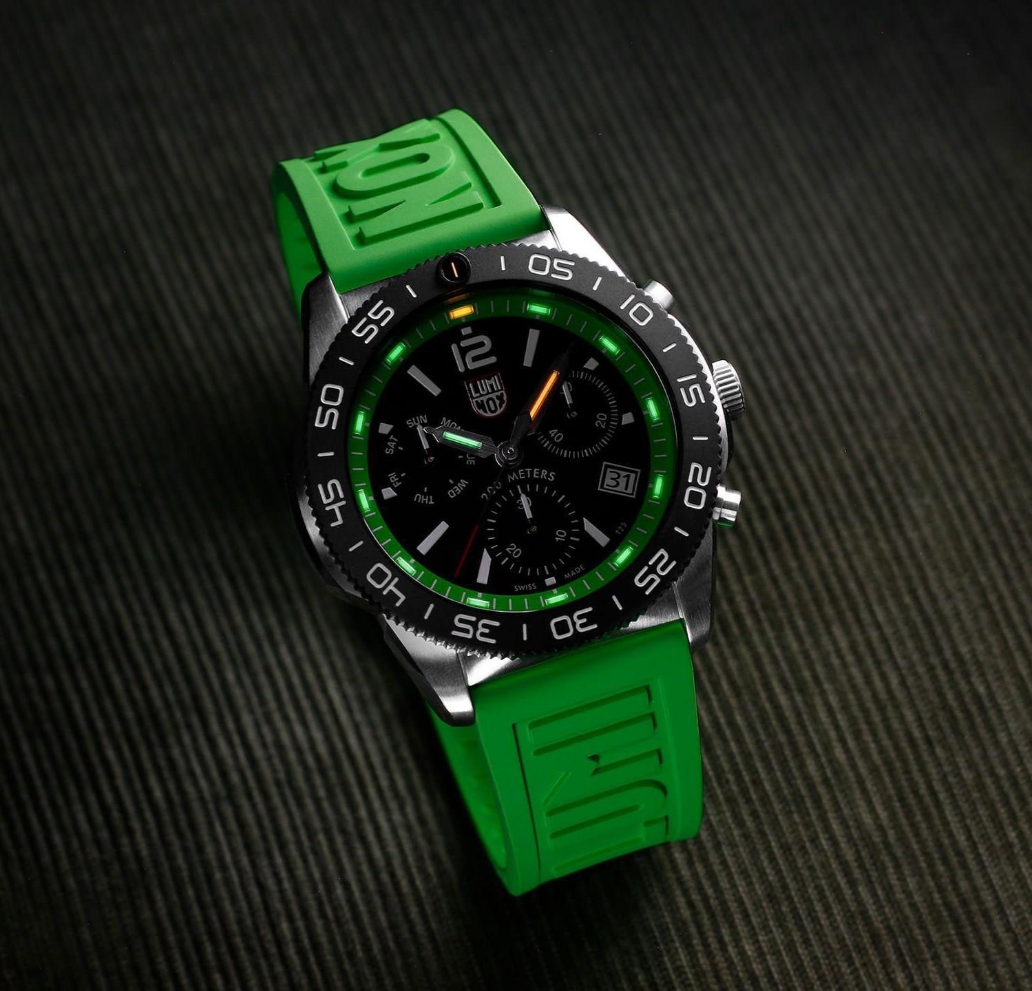 Orologio Luminox Cronografo Al Quarzo Uomo XS.3157.NF - Cassa In Alluminio 44mm, Vetro Zaffiro, Cinturino In Gomma Verde, 20 Bar