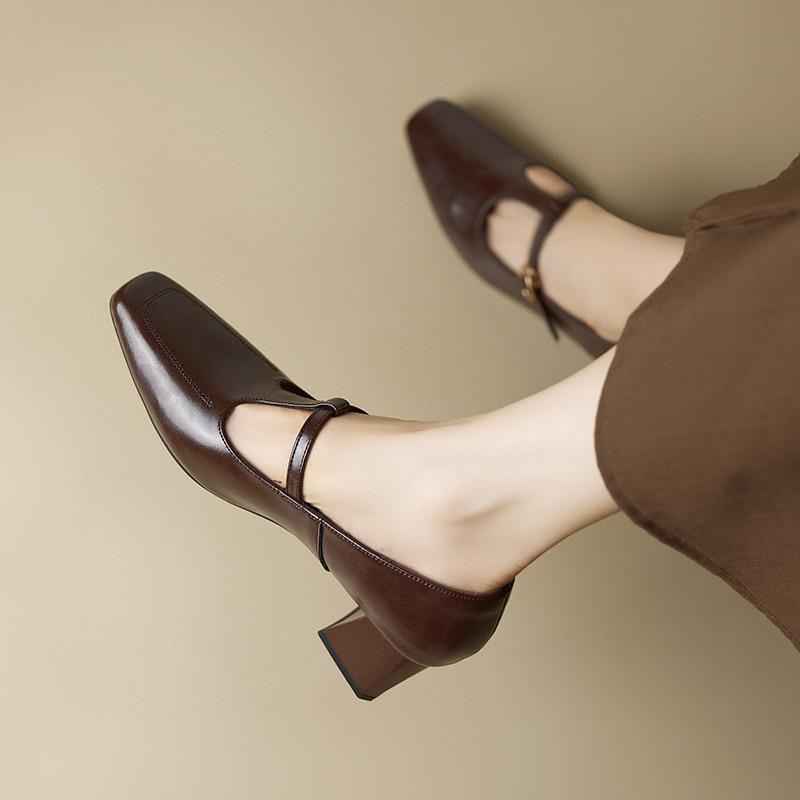 Square Head Mary Jane Shoes Women's 2025 French Retro T-button Thick Heel Single Shoes Simple Temperament Light Luxury Women's High Heels