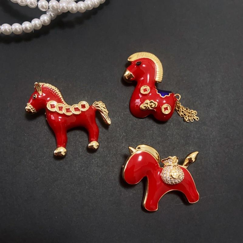 Cute Red Pony Brooch Exquisite Zodiac Horse Brooch Pin For Women Men Temperament Suit Lapel Corsage Accessories New Year Gifts