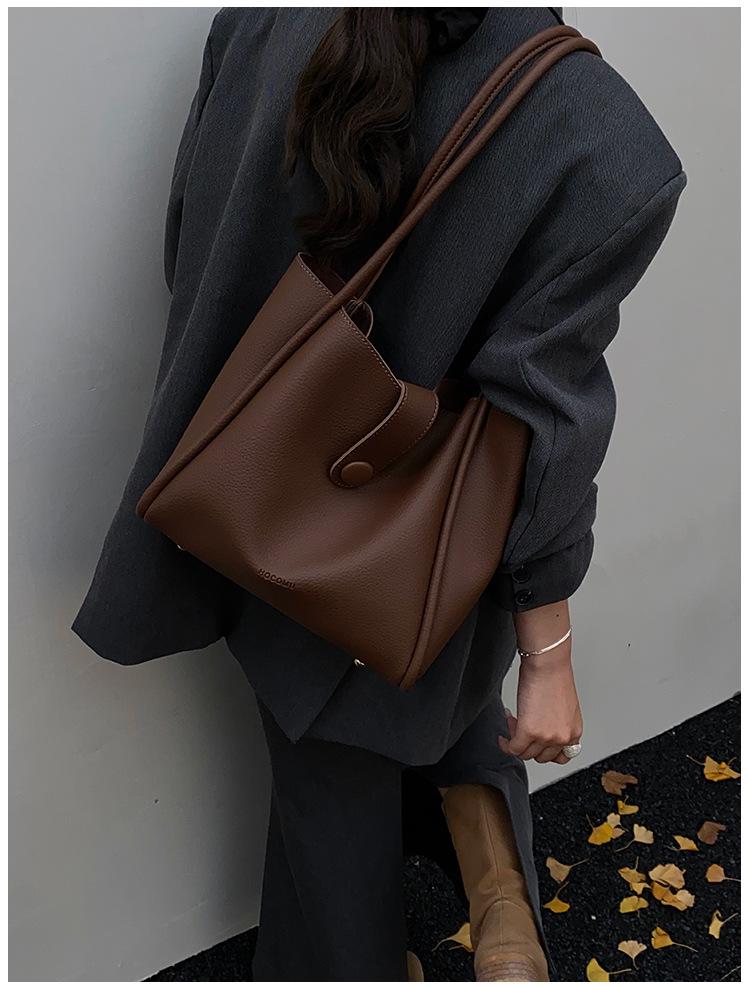 Women's Large Capacity Retro Commuter Tote Bag, Winter 2025, Soft Leather, High-end Shoulder Bag