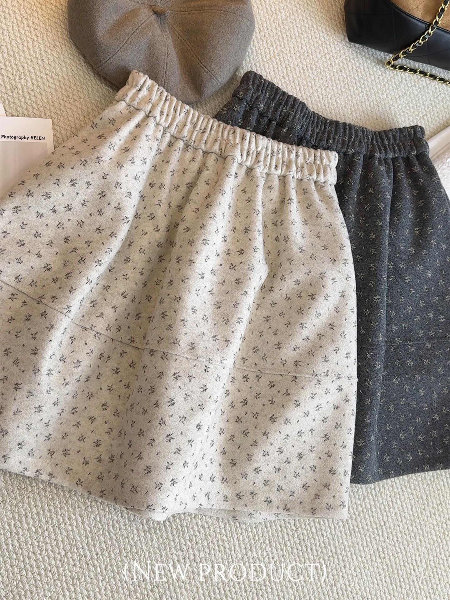 Korean Style Floral Woolen Skirt - Elastic Waist, Slimming Chic Design, Perfect for Autumn/Winter. One Size абрикосовый