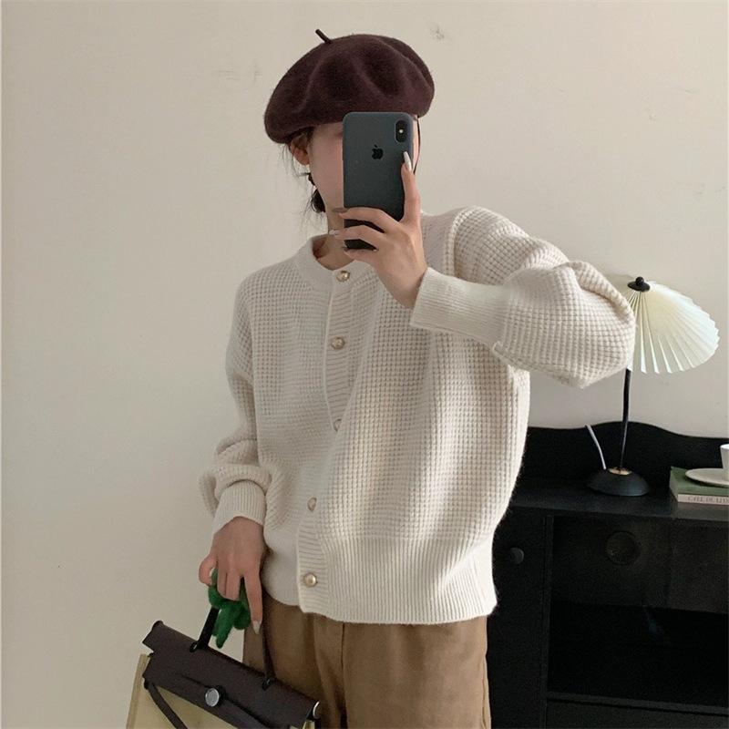 

Вафельный трикотажный свитер с круглым вырезом женский мягкий восковой осенне-зимний новый однотонный однобортный кардиган с длинным рукавом модный One Size