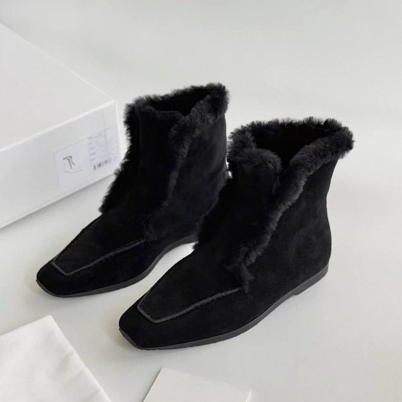 

Sheepskin version~ Korean version niche square head flat bottom velvet warm snow boots women s autumn and winter fluffy shoes cotton boots short boots 40 чёрный