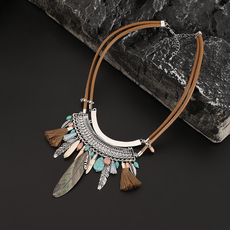 Kaseakia Chunky Großes Statement Quaste Metalllegierung Anhänger Böhmisches Choker Halskette für Damen