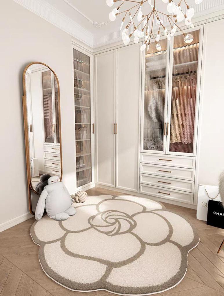 Retro Luxury Camellia Faux Cashmere Carpet for Living Room or Bedroom - Irregular Shape, Skin-Friendly Floor Mat