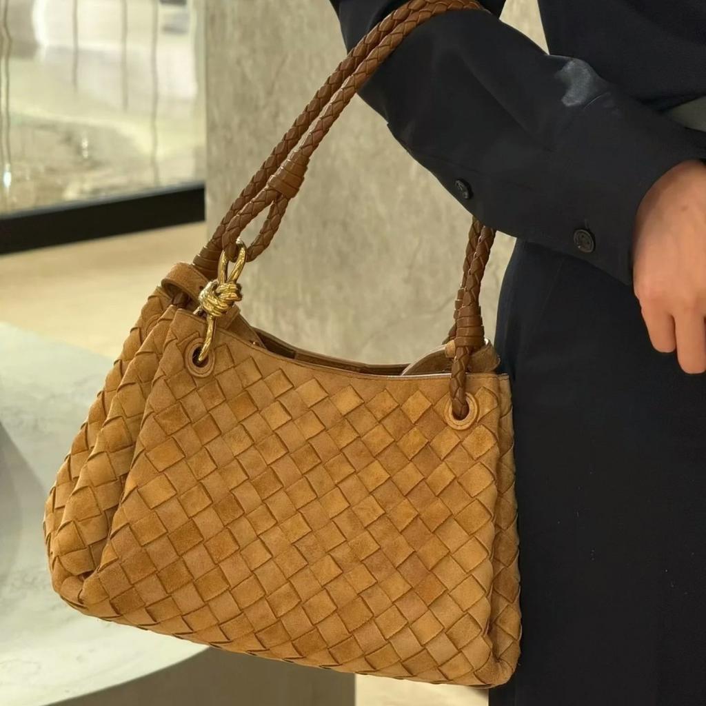 Cross-border First-layer Matte Cowhide Woven Parachute Bag Autumn and Winter Portable Bucket Bag Versatile Shoulder Messenger Women's Bag