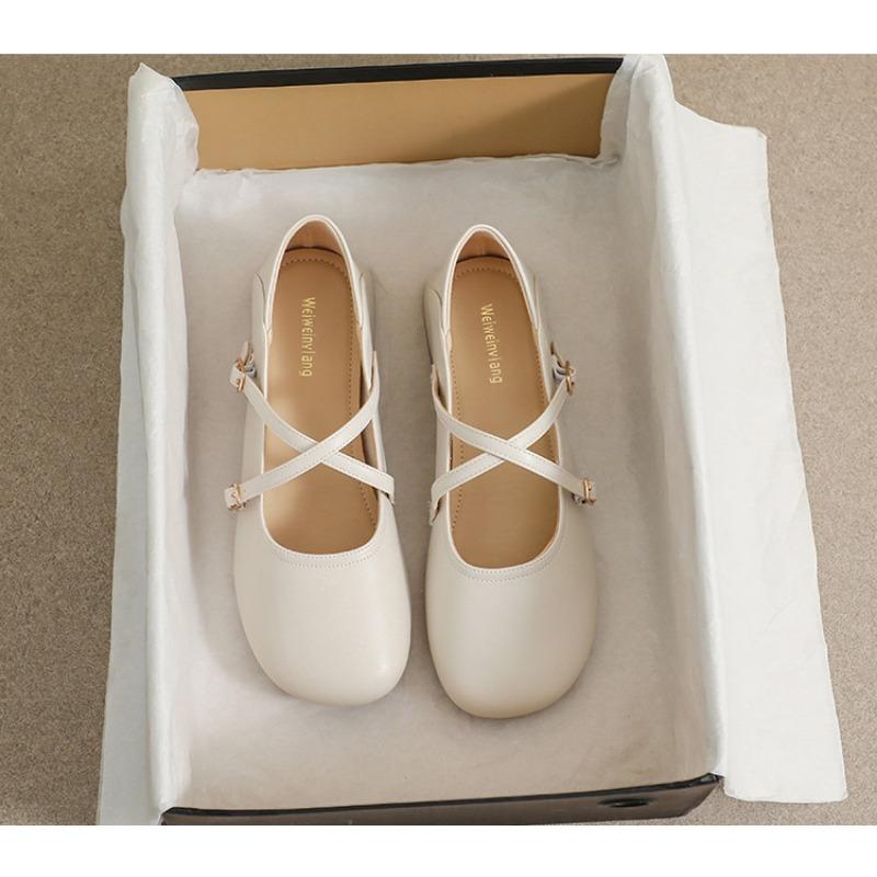 Women's soft soled thick heels round toe shoes