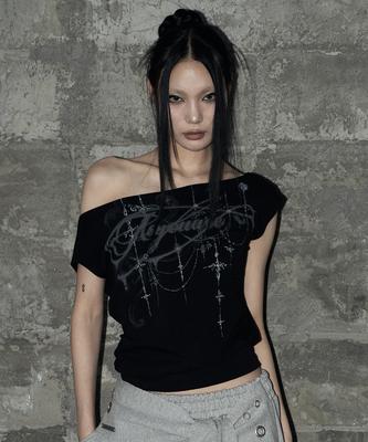 Aejeuyua Kitsch Dolman Off-Shoulder Tee Black
