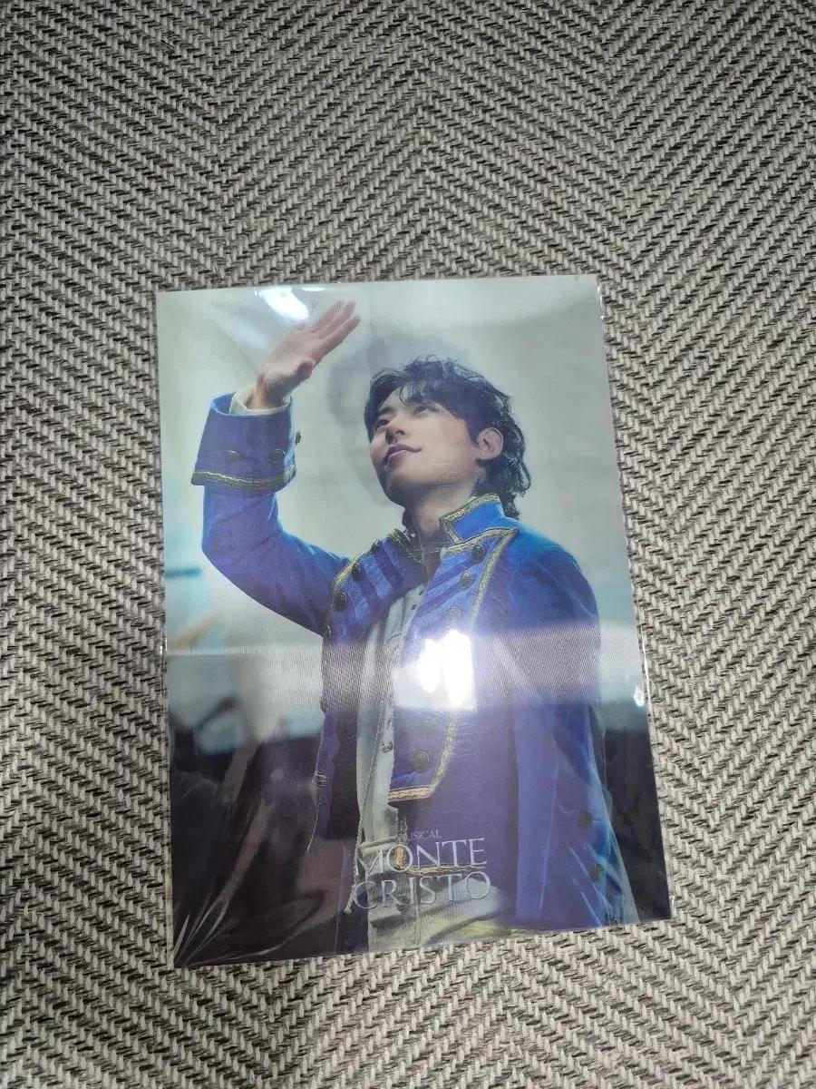 

Musical Monte Cristo Kim Seong-cheol Ranunculus Poster Used