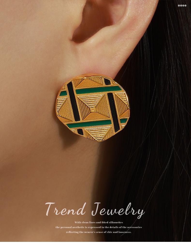 Stylish Gold-Plated Enamel Pyramid Carved Round Stud Earrings
