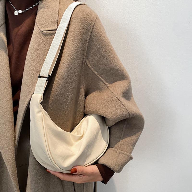 Leichte Nylon-Teigtaschen-Tasche für Damen, große Kapazität, Umhängetasche, trendige einfarbige Unterarmtasche
