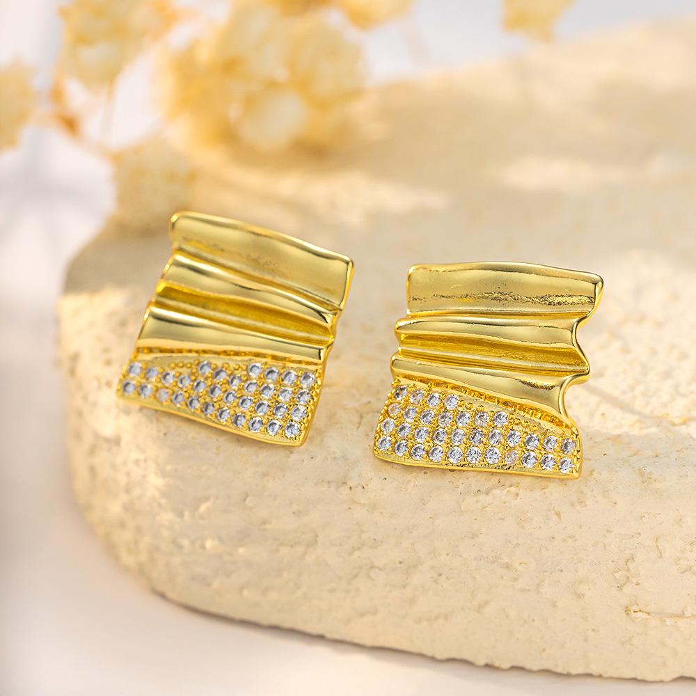 18K Electroplated Retro Square Stud Earrings with Rhinestones 18K