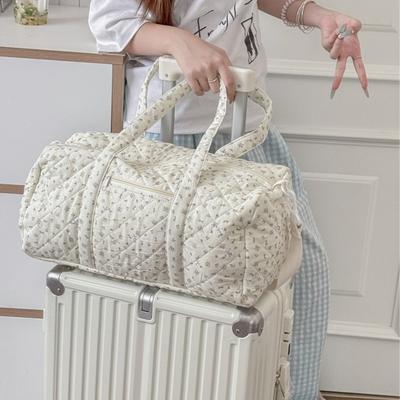Gesteppte Reisetasche für Damen Niedliche florale Wochenendtasche mit Reißverschluss Große Baumwoll-Sporttasche Tragbare Trainings-Einkaufstasche