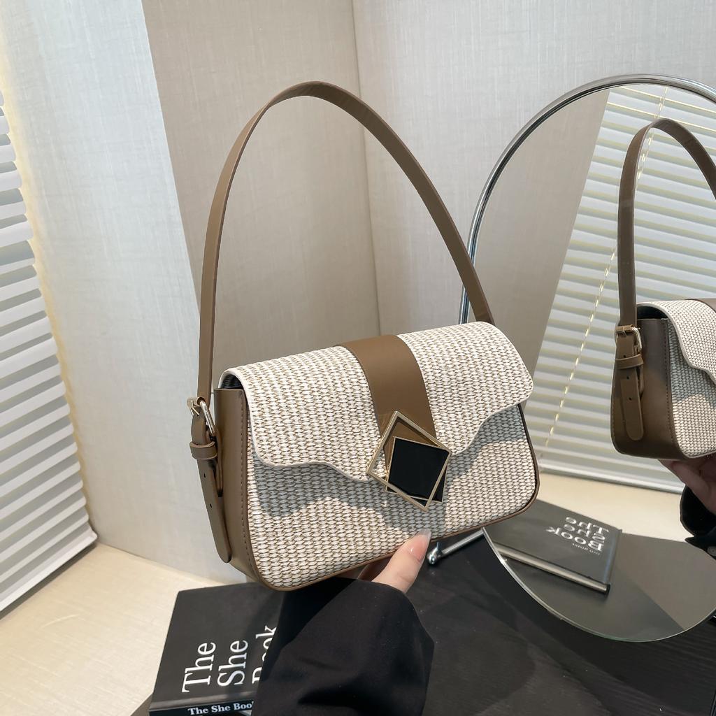 Beautiful casual messenger bag women's 2025 new trend foreign style shoulder armpit bag simple and fashionable commuter small square bag