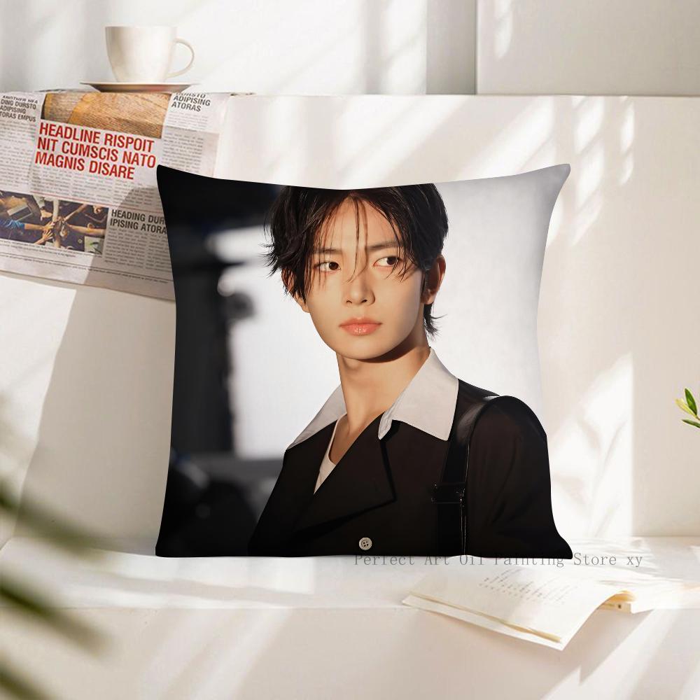 1 szt. Koreańska Grupa Kpop HEESEUNG Poszewka na Poduszkę Kwadratowa Poszewka na Poduszkę Dekoracja Sypialni Sofy Pokoju Codzienna Poszewka na Poduszkę