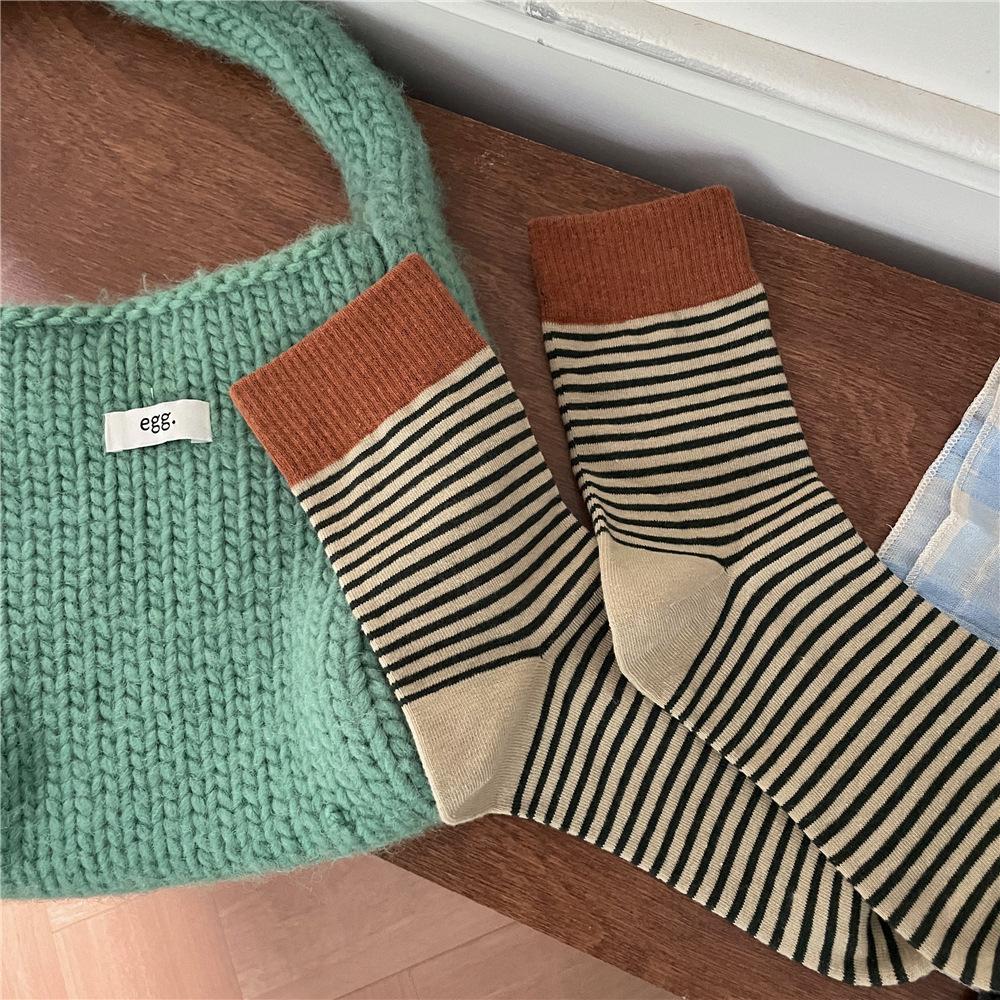 Damen Herbst und Winter Neue Lässige Farbpassende Kragen Streifen In der Tube Stulpenstrümpfe