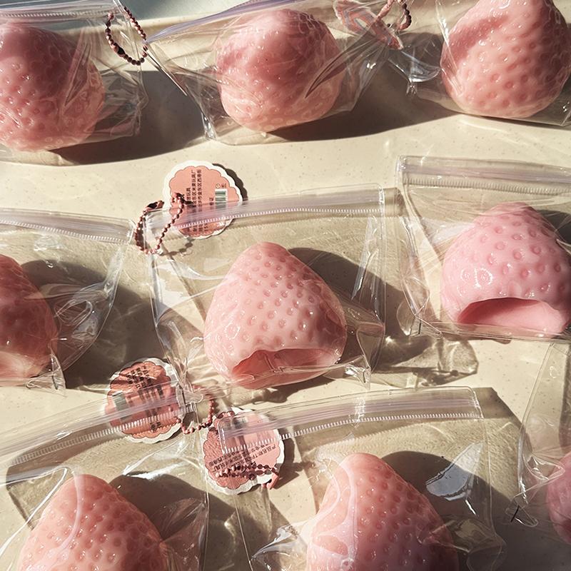 Cute Cream Gold Powder Big Strawberry Pinch Fidgeting Imitation Silicone Clay Feeling Diy Girl Birthday Gift Kids Squishy Toys