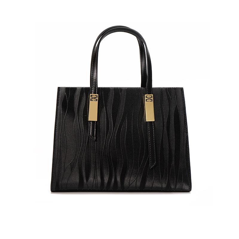 

Light luxury high-end mother bag 2025 new atmospheric middle-aged women s handbag large-capacity shoulder messenger bag