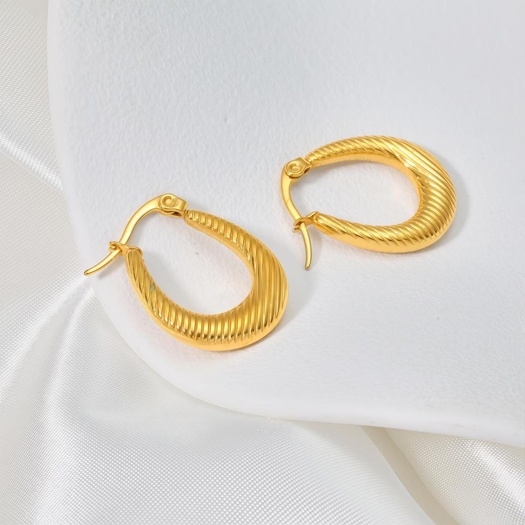 Geometric U-striped titanium steel earrings, girls' temperament is simple, frigid, wind ear jewelry batch