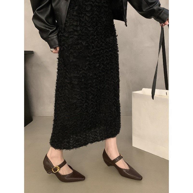 Silver Mary Jane Shoes Spring and Autumn Pointed Temperament Thick Heel Fashion One-word Buckle with Shallow Mouth Single Shoes Tide