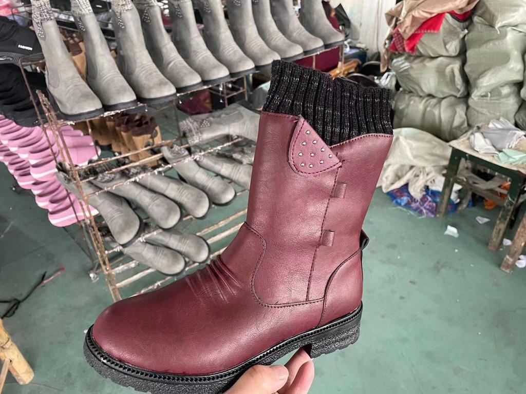 2025 Spring Women's Large Size Mid-Calf Martin Boots with Thick Heels & Straps - Retro Leather Style