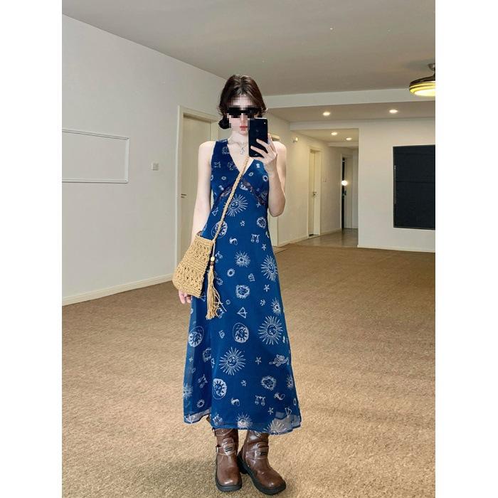 Super Good-looking Printed V-neck Vest Dress, Seaside Vacation Style Waist Repair Off-the-shoulder High-waisted A-shaped Long Skirt