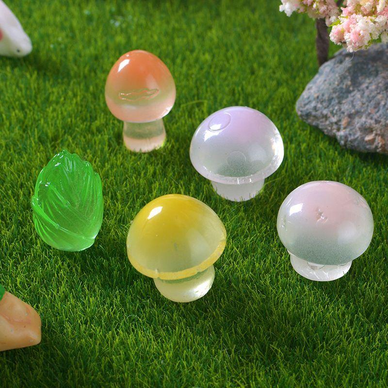 9 Teile/satz Mini Leuchtende Pilz Miniaturen Glow In The Dark Ornament Moos Terrarium Micro Landschaft Fee Garten Dekoration