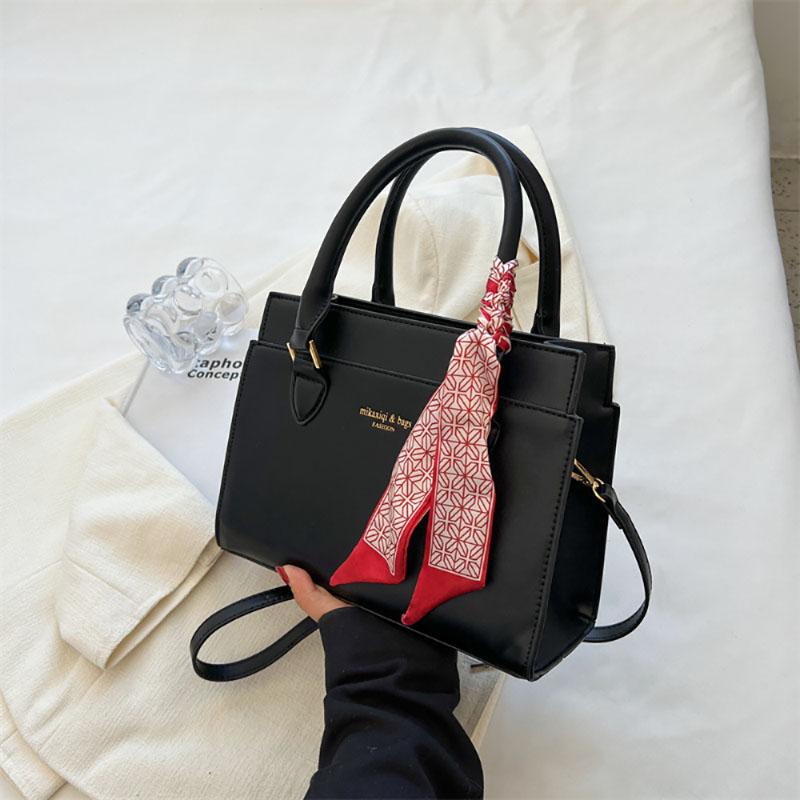 

Старшая Текстура Ретро Маленькие Квадратные Сумки Женские Новые Популярные Сумки Через Плечо Тоут Простая Однотонная Кожаная Лоскутная Сумка