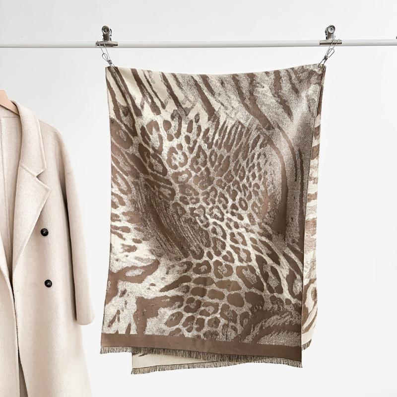 

Легкий роскошный модный леопардовый принт осенне-зимний имитация кашемира шарф женский зимний шарф с ощущением кашемира теплая шаль интеллектуальный 185x65cm хаки