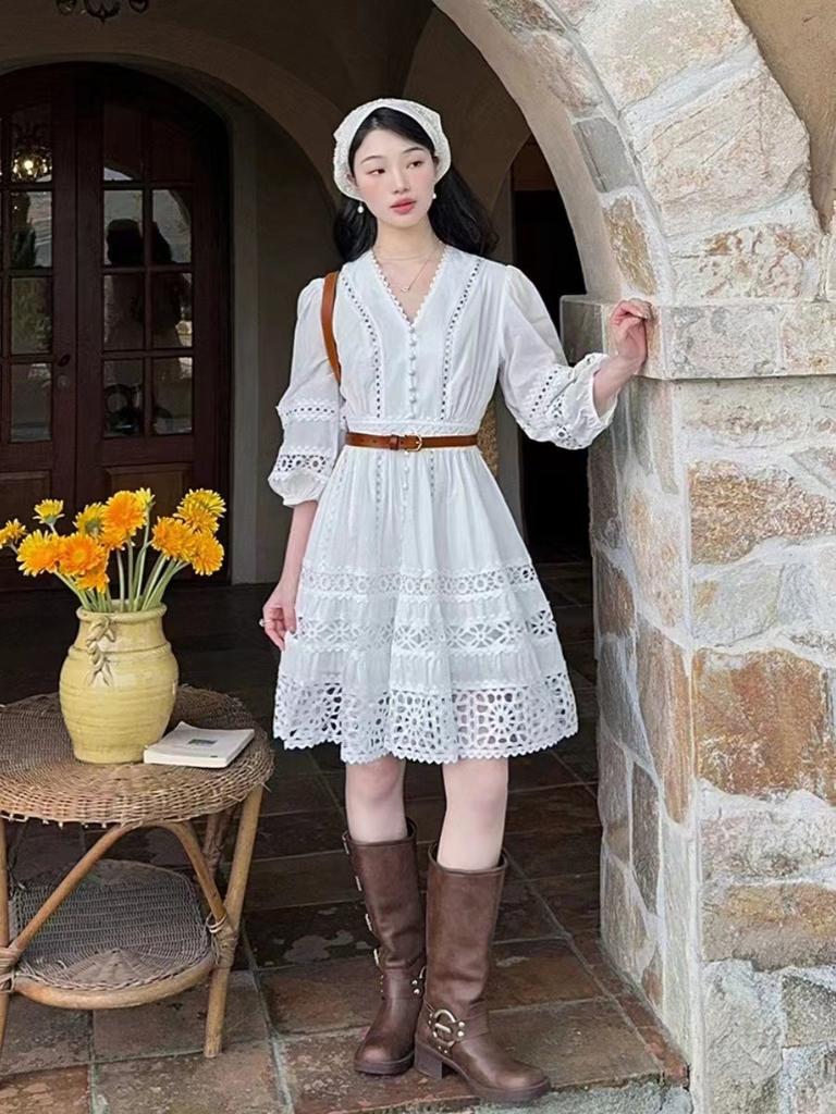 New French First Love Small White Dress Hollow V-neck White Lace Dress Women's Summer, Small Temperament Bubble