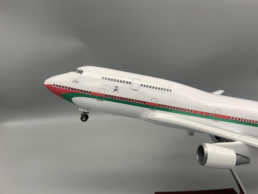 1/150 Scale b747 47cm B747 Presidential Aircraft of Oman Plane Model Resin Diecast Airplane Model Display Gifts Collection