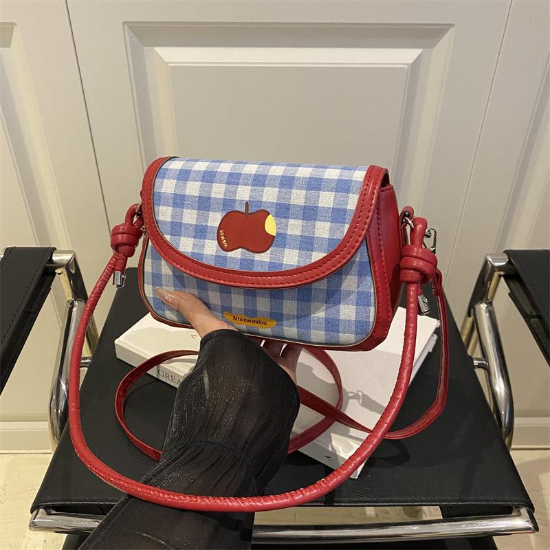 

Корейская версия клетчатая мини-сумка через плечо 2025 контрастная вышивка цепочка сумка-мессенджер милая и симпатичная портативная модная сумка-седло красный