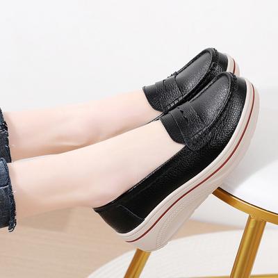 Spring Women Platform Shoes Leather Flats Sneakers Women Casual Wedge Shoes Slip On Moccasins Mother Shoes Autumn Women Loafers