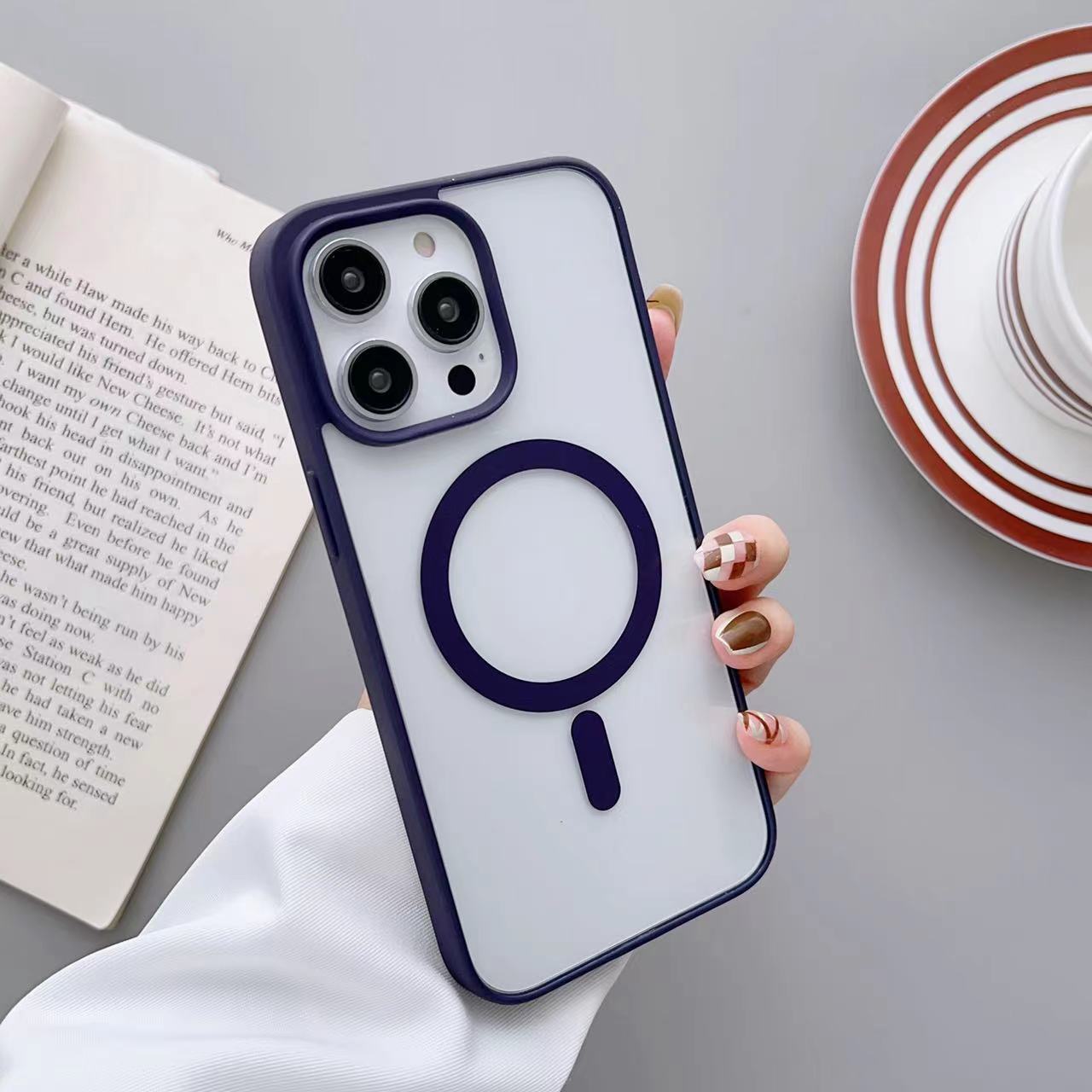 

Прозрачный чехол для Apple Magsafe, чехол для IPhone 15, 14, 13, 12, 11 Pro Max SE2022 XSMax XS XR 8 7 Plus, магнитно-адсорбционный чехол для беспроводной зарядки For iPhone 7 8 Plus фиолетовый