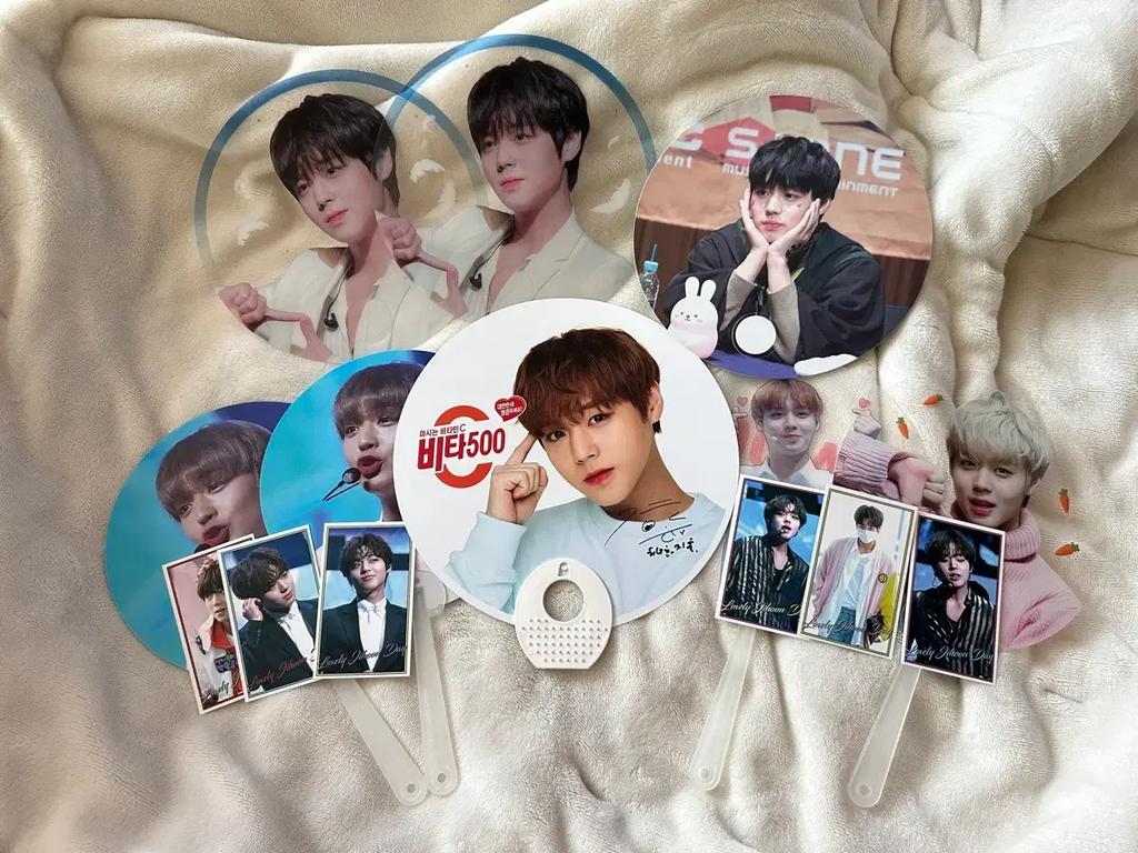 Park Ji-hoon and Bae Jin-young merchandise available at Pokka.