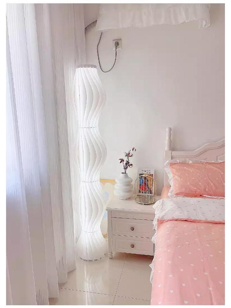 Nordic Cream Style Grass Skirt Floor Lamp for Living Room or Bedroom - Trendy Sofa Side Table Lamp