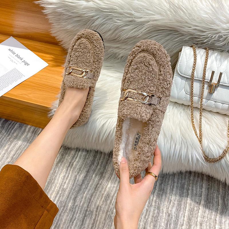 

Mao Mao shoes women wear one pedal in autumn and winter lazy shoes velvet cotton shoes lamb wool bean shoes 41-43 comfortable 33 коричневый