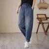 Pantaloni Harem din Denim cu Talie Elastică pentru Femei Primăvara 2025 - Largi, Relaxați, Subțietori, Talie Înaltă, Mărimi Mari.