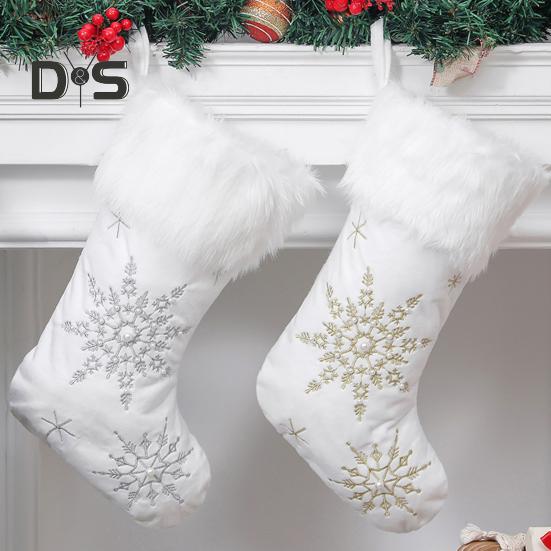 Julstrumpor Snöflinga Broderade Hängande Strumpor med Plyschkant Festival Heminredning Presentstrumpor för Julfest