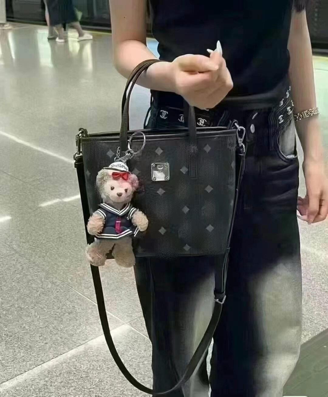 

MC Класична плетена сумка-кошик Коньячного кольору: Міні-тоут, Універсальна сумка через плече, Сумка на плече, Рюкзак 20 x 18 x 10 cm