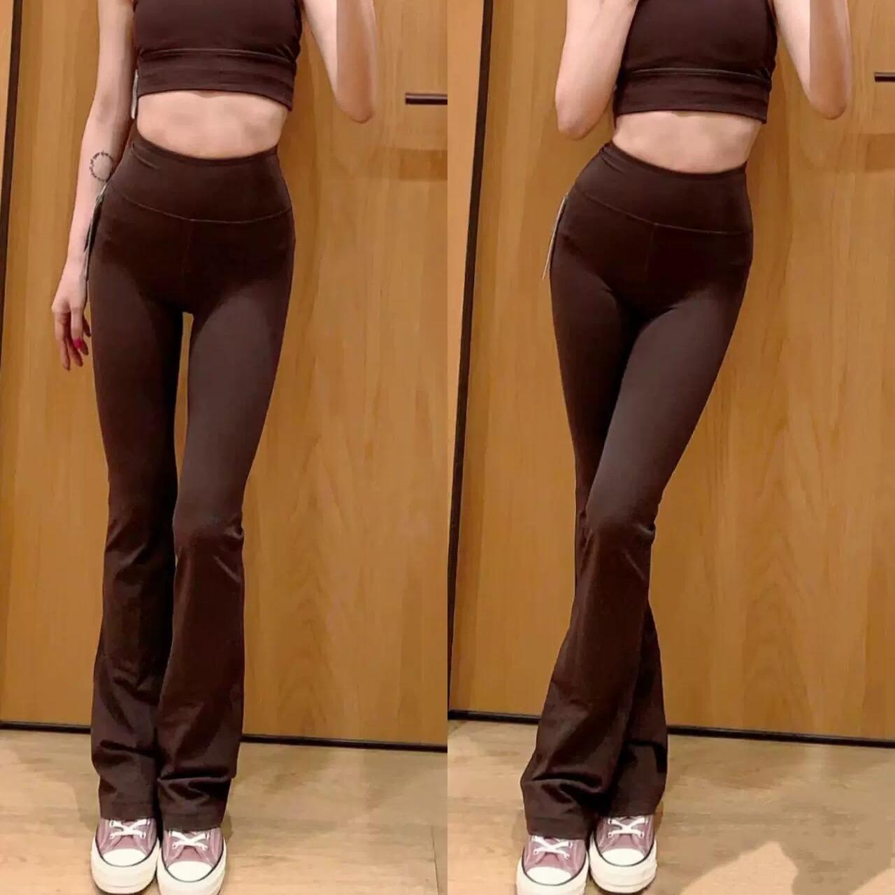 

Женские расклешенные брюки для йоги длиной 32,5 дюйма, международная версия: Ощущение обнаженности, приталенный крой, идеально для высоких и спортивных фигур. Size 2 (90-100 jin)