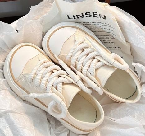 

Simple and versatile sneakers for women Korean style outer wear casual cute big head canvas 2026 new fashion spring and summer 35