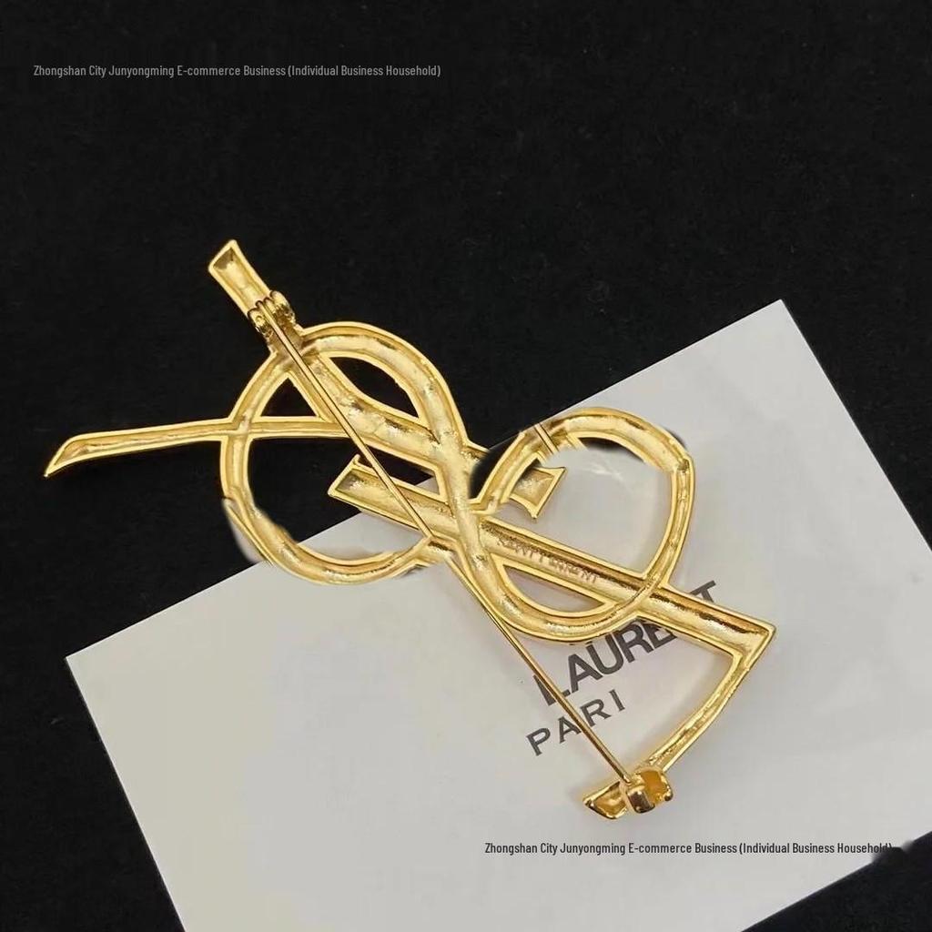 YS Retro Brož s bambusovým kloubem: Stylový dámský módní doplněk s originálním designem a ocelovou ražbou.