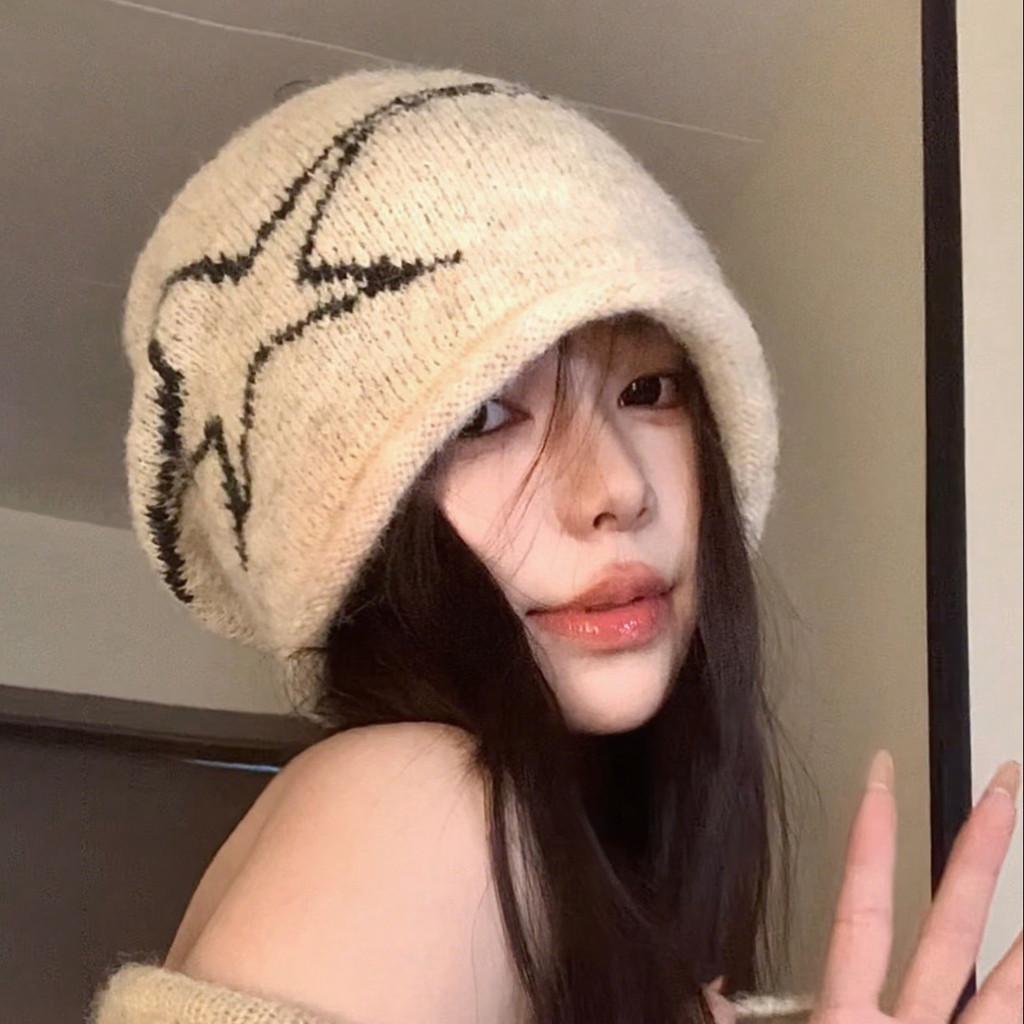 Star Pattern Knit Cuffed Cap With Design For Casual Winter Wear бежевый