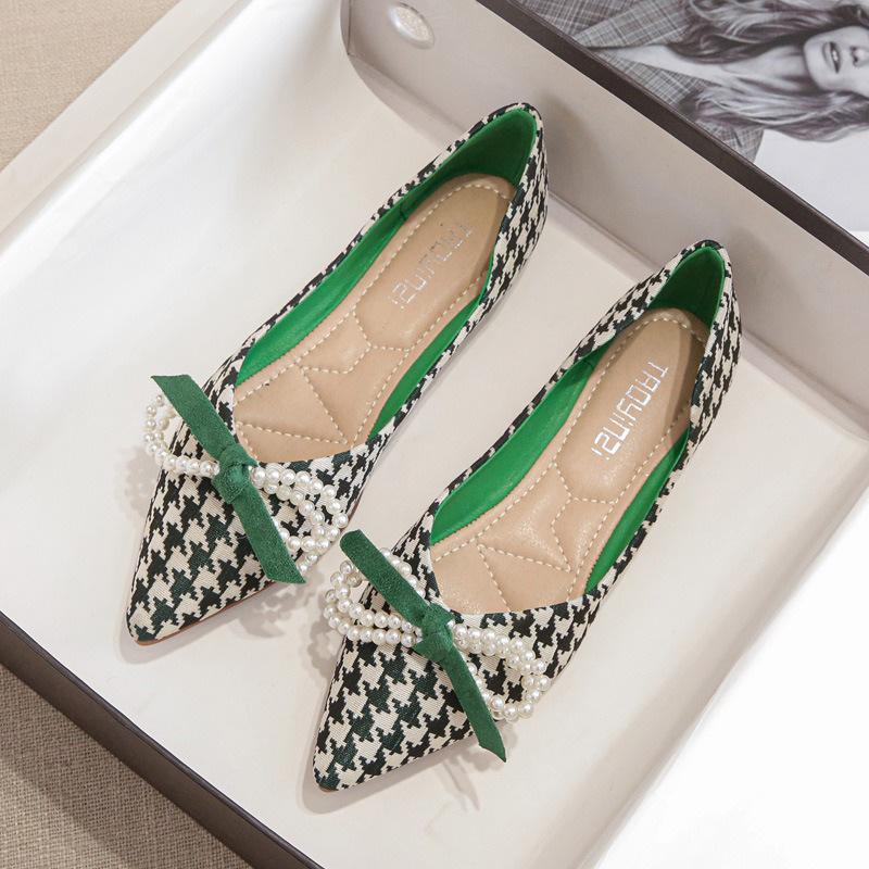 2024 New Women Elegant Pointed Toe Flats Lady Casual Bling Pearl Bowknot Low Heel Female Daily Soft Designer Shoes Big Size
