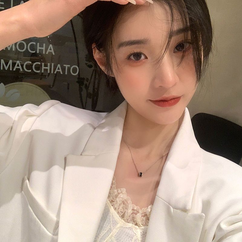 New Black Small Waist Pendant Collarbone Chain Women's Niche High-end Design Necklace