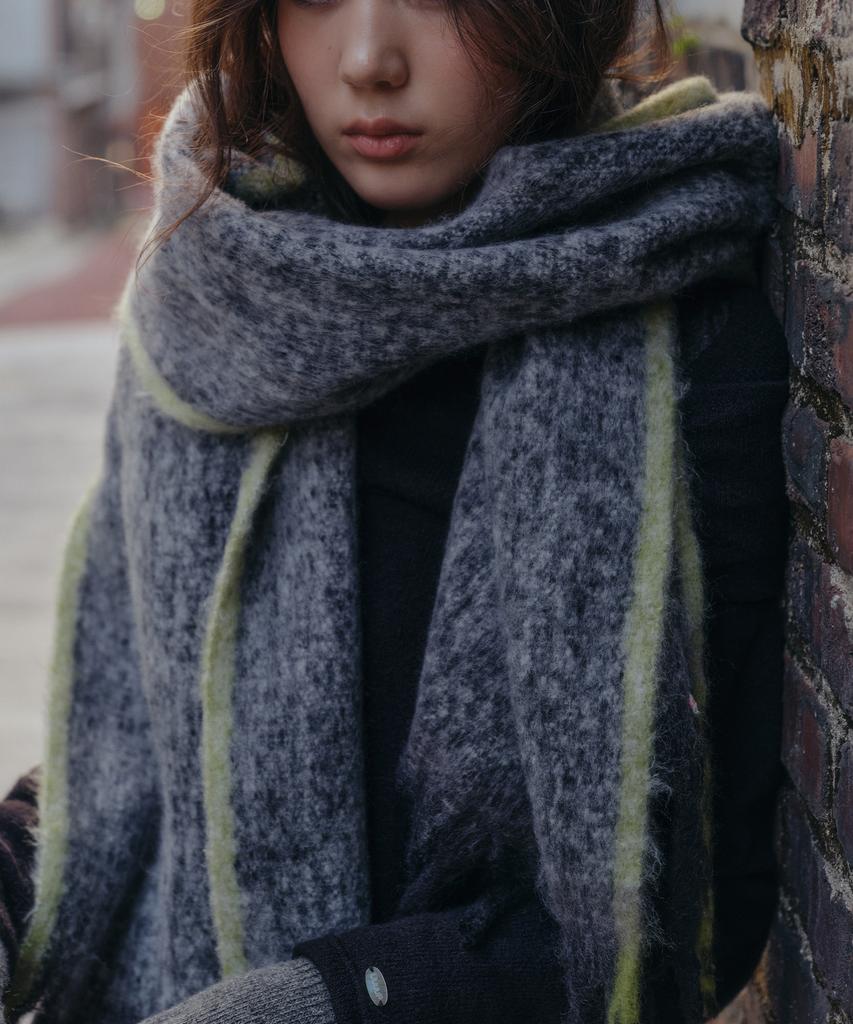 Yuupeu Fluffy Knit Scarf - Gray